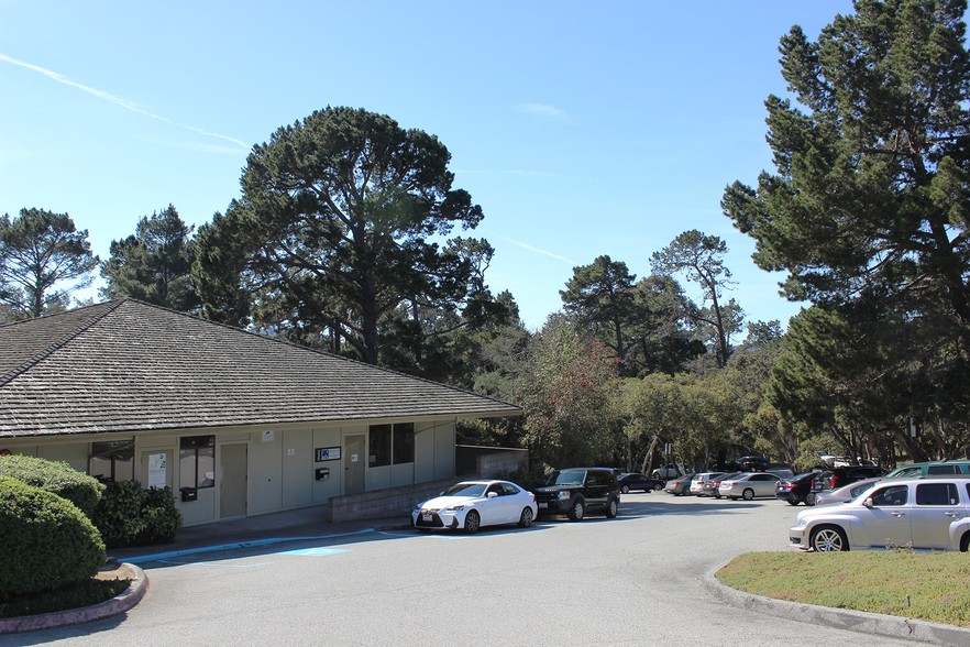 1900 Garden Rd, Monterey, CA for lease - Building Photo - Image 2 of 6