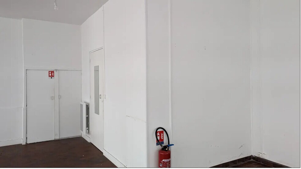 Retail in Fontenay-Aux-Roses for lease - Building Photo - Image 2 of 15