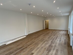 14-15 High St, Moreton In Marsh for lease Interior Photo- Image 1 of 4