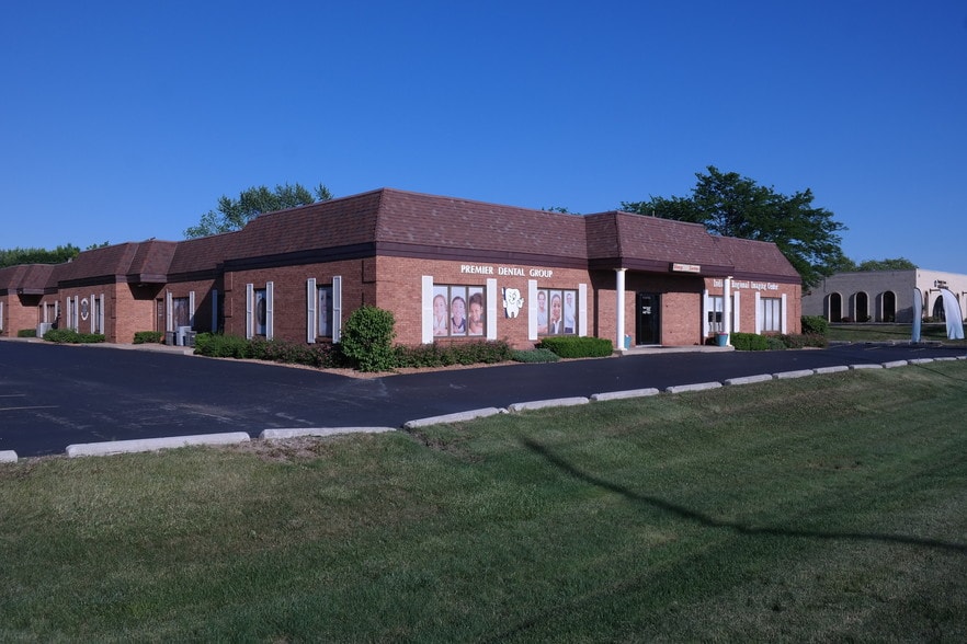 7889 Broadway, Merrillville, IN for lease - Primary Photo - Image 1 of 5