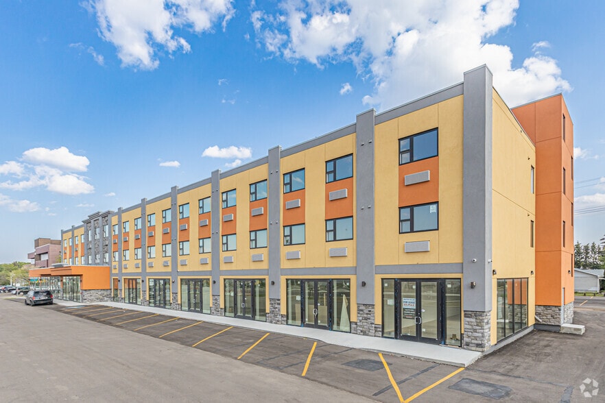 15025 111 Ave NW, Edmonton, AB for lease - Building Photo - Image 3 of 14