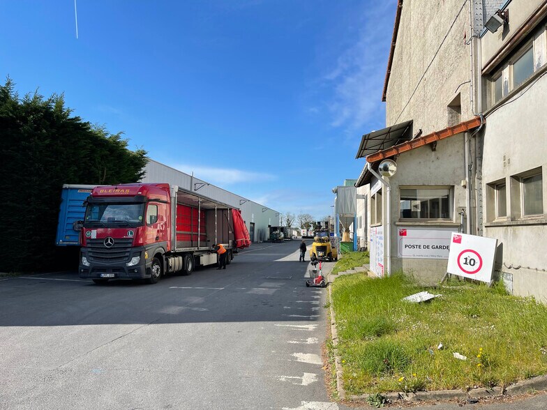 Industrial in Mitry-Mory for lease - Building Photo - Image 2 of 11