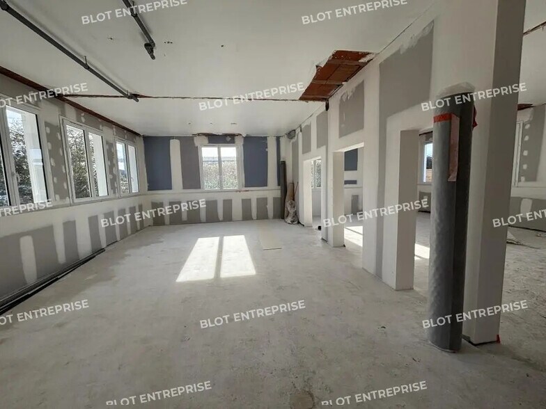 Office in Lanester for sale - Building Photo - Image 2 of 5