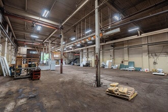 407 Hadley St, Holly, MI for sale Interior Photo- Image 1 of 5