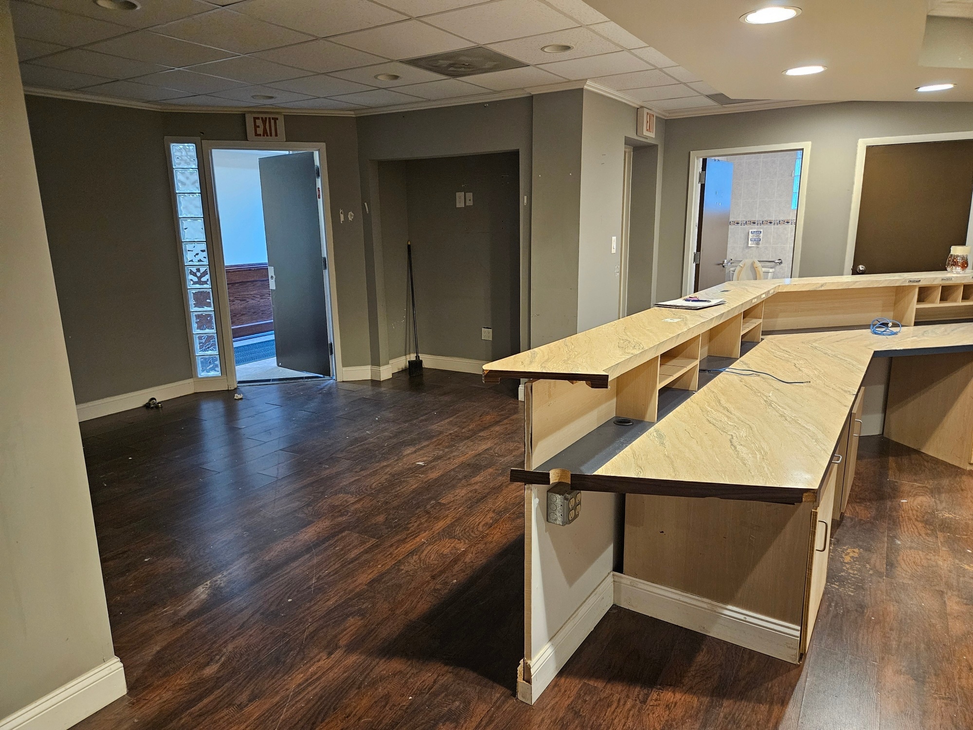 164 Commack Rd, Commack, NY for lease Building Photo- Image 1 of 32