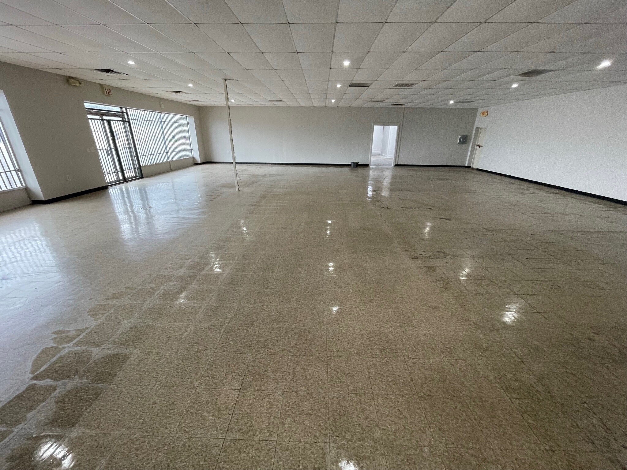 2422-2424 W 41st St, Tulsa, OK for lease Building Photo- Image 1 of 3