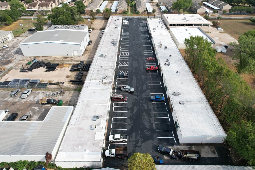 4901 Milwee St, Houston, TX for lease - Building Photo - Image 1 of 2