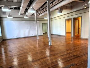 2215 Strand St, Galveston, TX for lease Interior Photo- Image 2 of 5