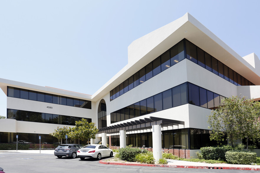 4580 E Thousand Oaks Blvd, Westlake Village, CA for lease - Building Photo - Image 1 of 6