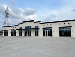 16918 Bulverde Rd, San Antonio, TX for lease Building Photo- Image 2 of 4