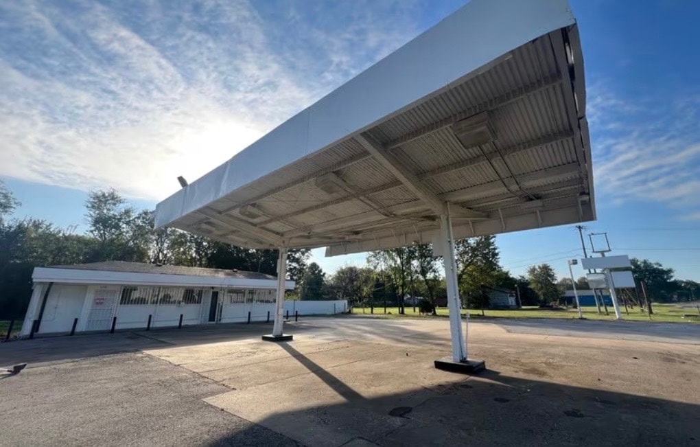 6735 N Peoria Ave, Tulsa, OK for sale Interior Photo- Image 1 of 2