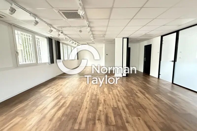 Office in Lattes for lease - Interior Photo - Image 1 of 12