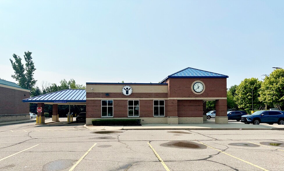 48800-48884 Romeo Plank Rd, Macomb, MI for lease - Building Photo - Image 2 of 6