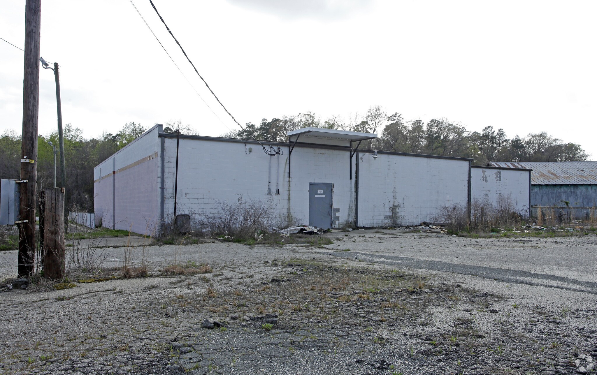 723 E Caswell St, Wadesboro, NC 28170 Former Family Dollar