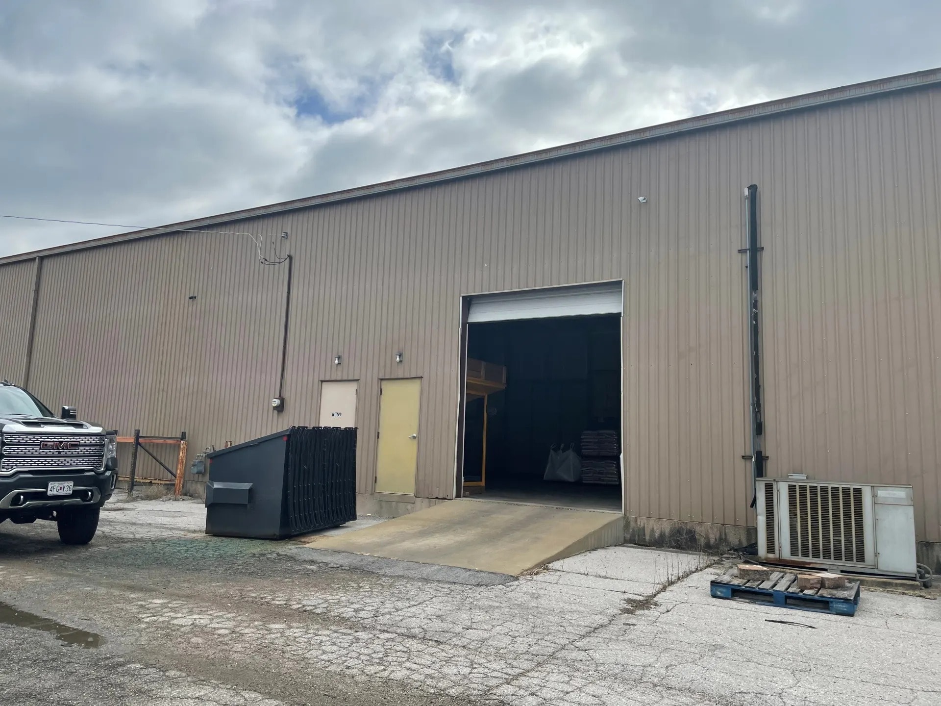 6559 Romiss Ct, Berkeley, MO for lease Building Photo- Image 1 of 4