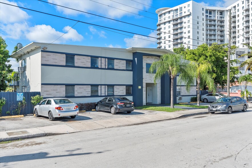 Income-Producing Redevelopment portfolio of 2 properties for sale on LoopNet.com - Building Photo - Image 3 of 23