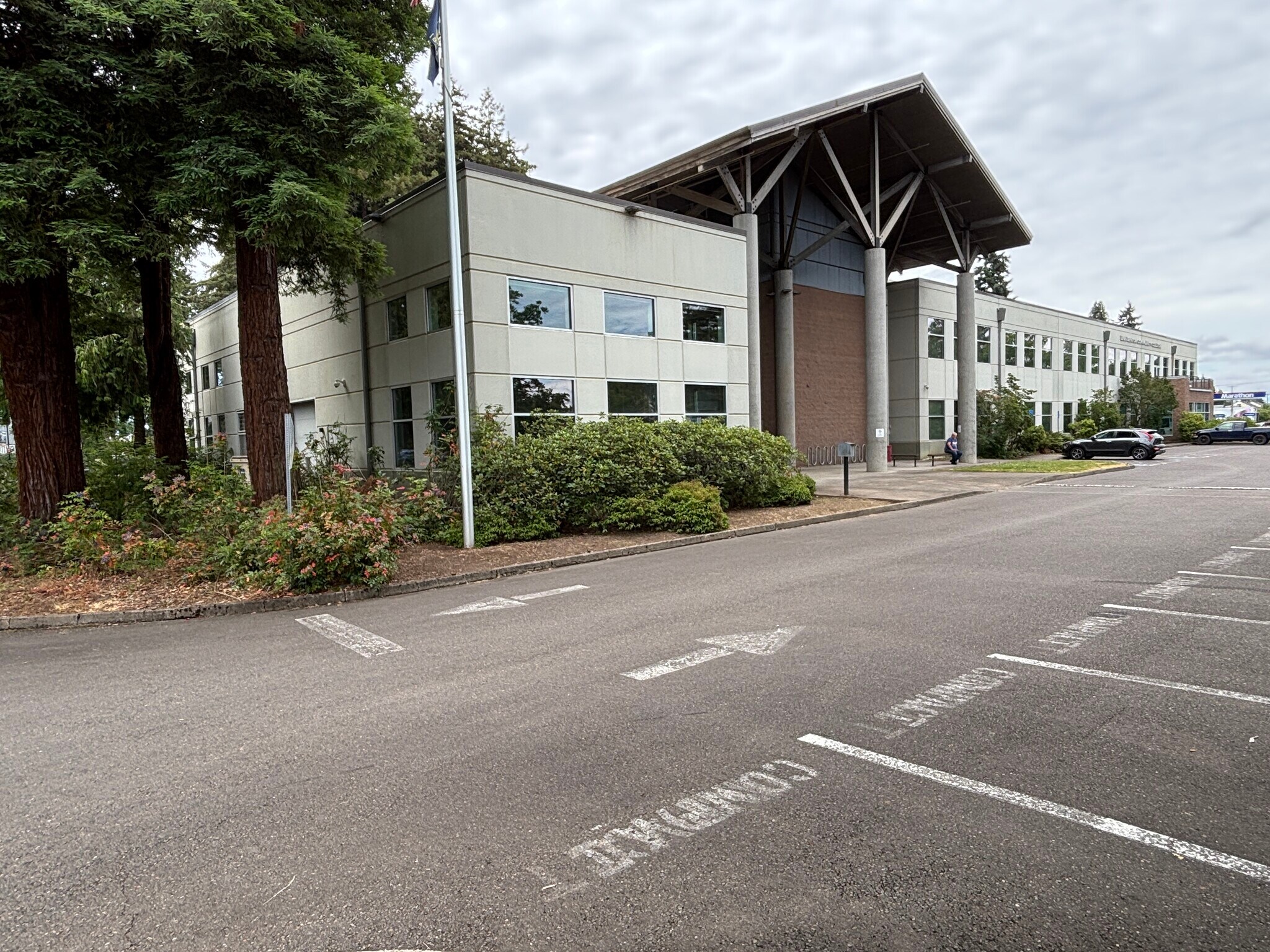 44 Industrial Way, Lebanon, OR for sale Primary Photo- Image 1 of 3