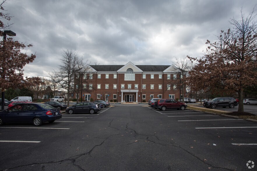 6412 Beulah St, Alexandria, VA 22310