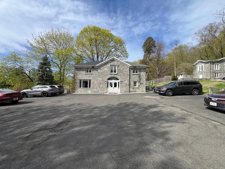 94 N Broadway, Irvington, NY for lease - Building Photo - Image 2 of 19