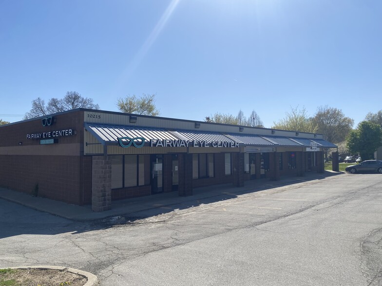 10215 E 350 Hwy, Raytown, MO for lease - Building Photo - Image 1 of 14