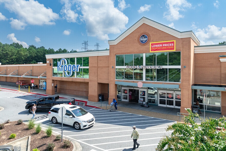 5656-5664 Jonesboro Rd, Lake City, GA for lease - Primary Photo - Image 1 of 6