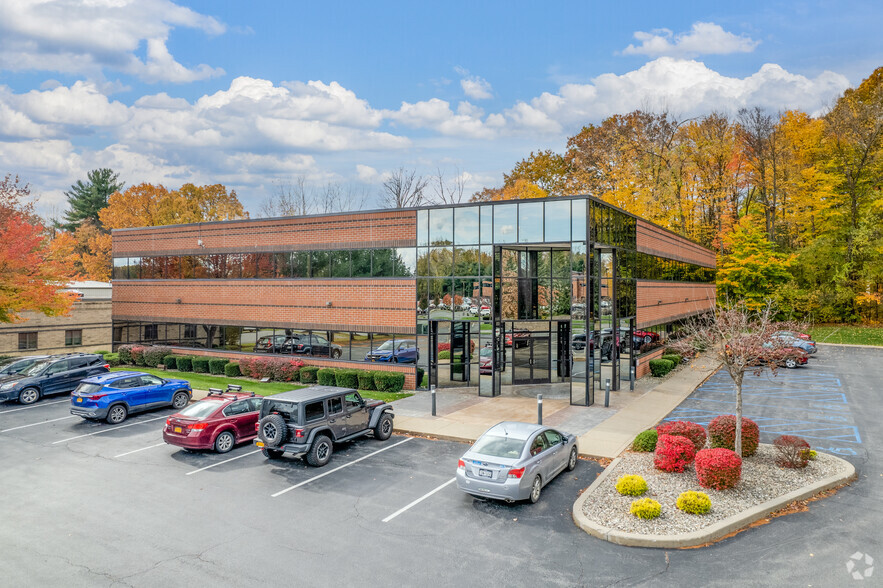 28 Corporate Dr, Clifton Park, NY for sale - Primary Photo - Image 1 of 1