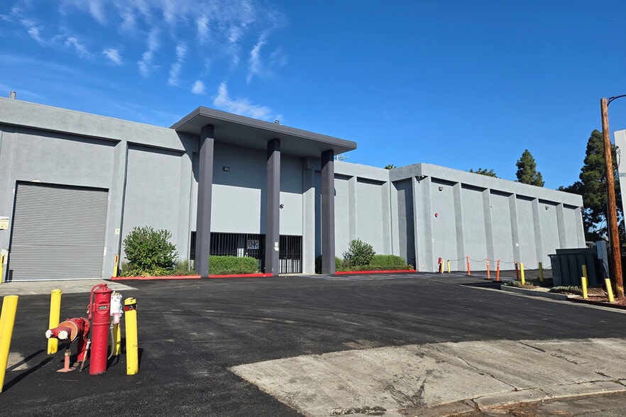 17105 Jersey Ave, Artesia, CA for lease - Building Photo - Image 1 of 2