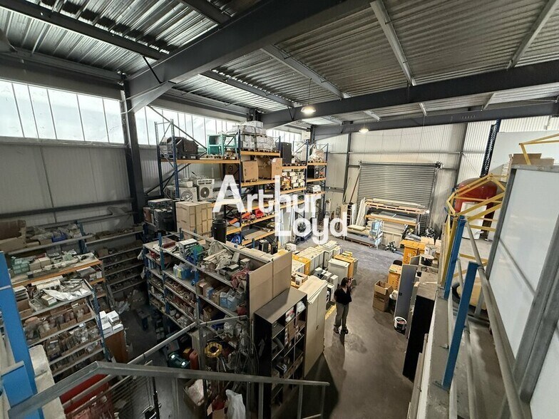 Flex in Fréjus for lease - Building Photo - Image 1 of 6