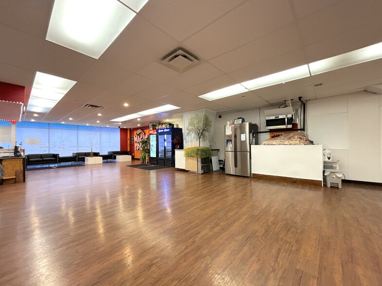 102-9058 22 Av SW, Edmonton, AB for sale - Building Photo - Image 3 of 8