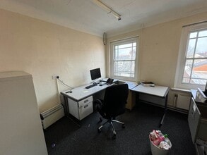 102 Allerton Rd, Liverpool for lease Interior Photo- Image 2 of 23