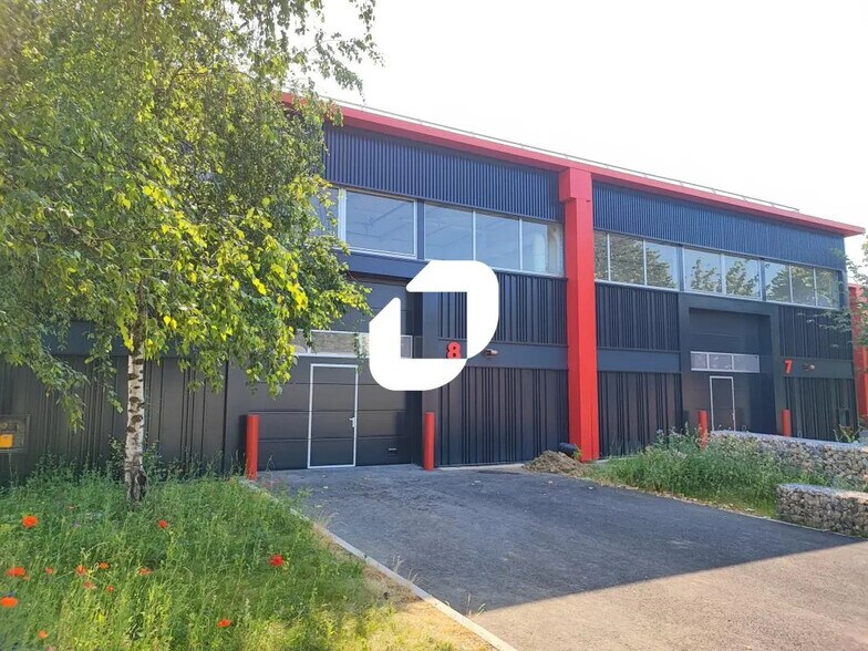 Office in Bonneuil-sur-Marne for lease - Building Photo - Image 1 of 11