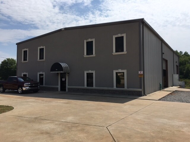 108 Industrial Way, Byron, GA for sale - Building Photo - Image 1 of 1