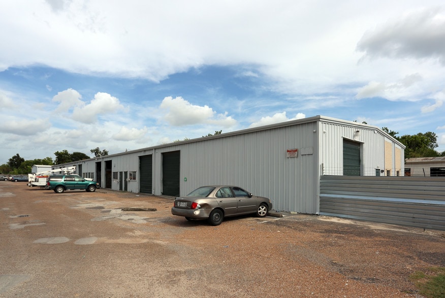 7752 Hammerly Blvd - 2120 Wirtcrest Lane - Warehouse