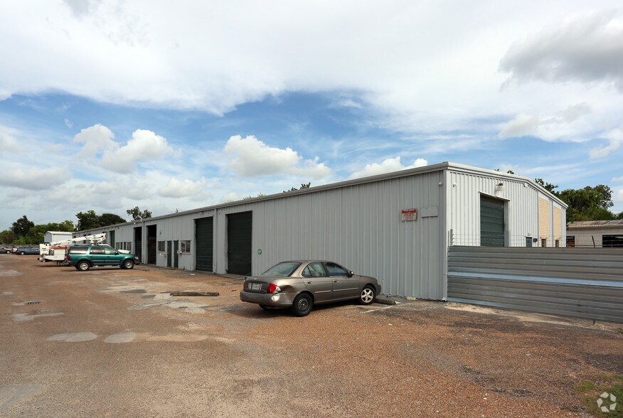 7752 Hammerly Blvd, Houston, TX for lease - Primary Photo - Image 1 of 7