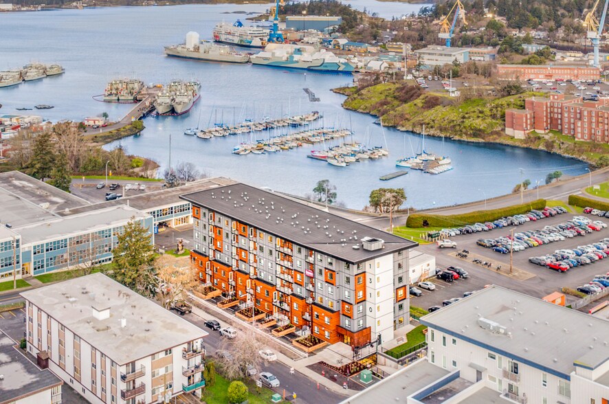 1310 Saunders St, Esquimalt, BC for sale - Building Photo - Image 2 of 17