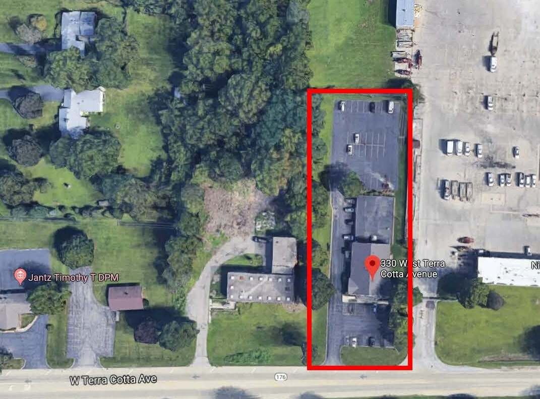 330 W Terra Cotta Ave, Crystal Lake, IL for sale Building Photo- Image 1 of 1