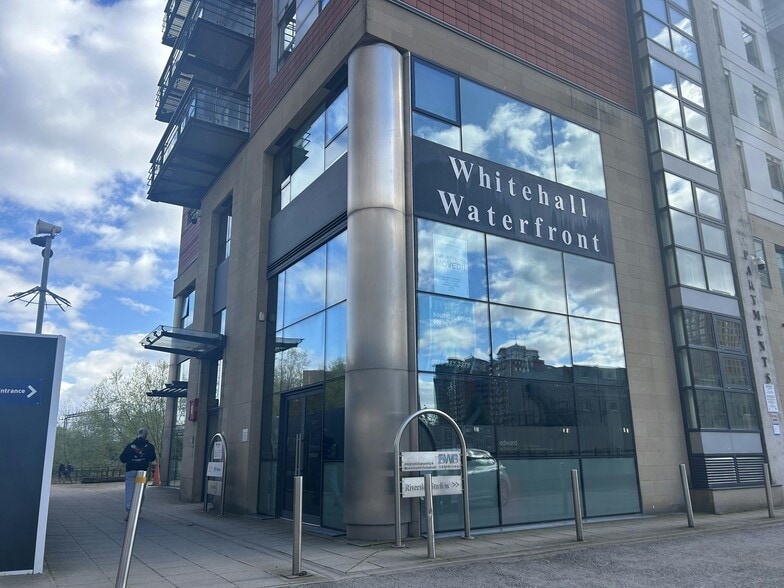 2 Riverside Way, Leeds for lease - Building Photo - Image 1 of 5