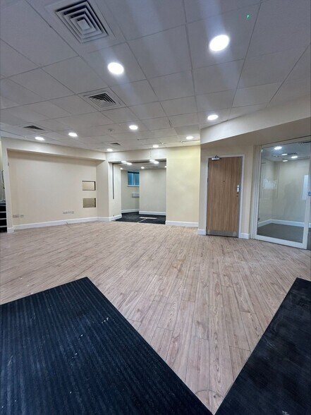 71 High St, Deal for lease - Interior Photo - Image 3 of 4