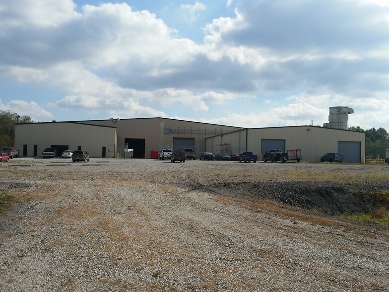 1033 Port Rd, Wurtland, KY 41144