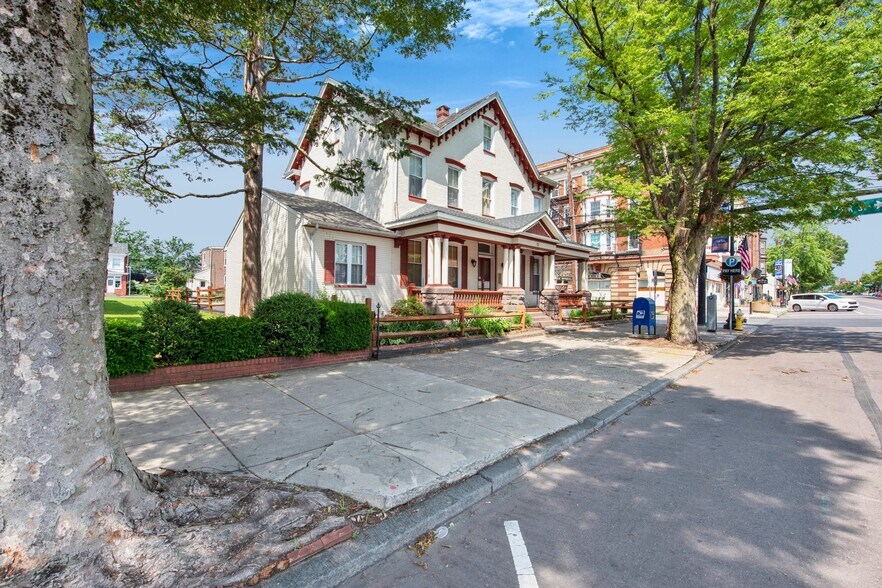 71 E High St, Pottstown, PA for sale - Building Photo - Image 2 of 9