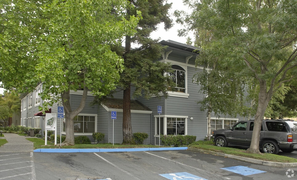1330 Arnold Dr, Martinez, CA for lease - Building Photo - Image 3 of 4