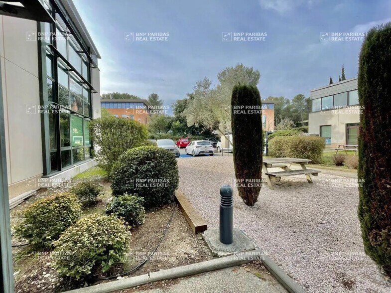 Office in Aix-en-Provence for lease - Building Photo - Image 3 of 6