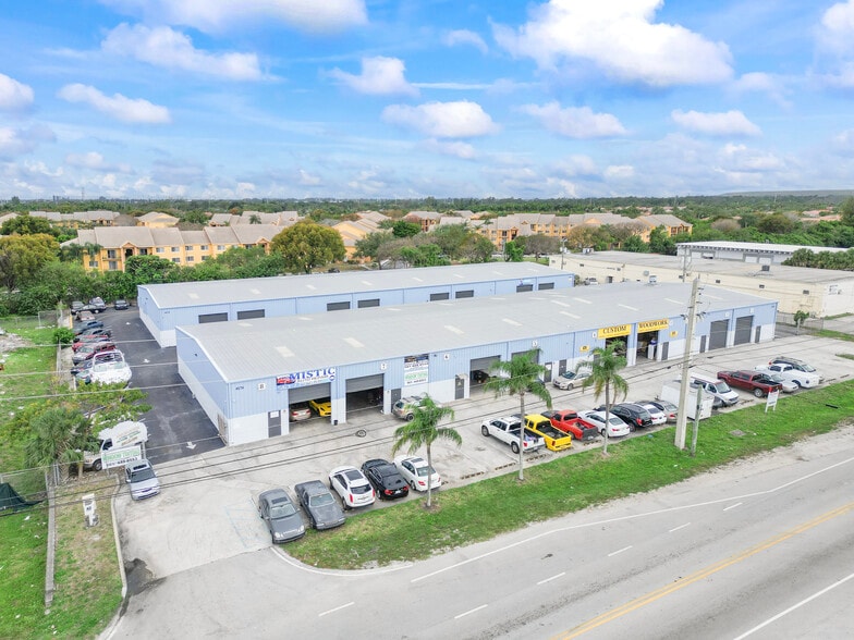 4574 Dyer Blvd, West Palm Beach, FL for lease - Building Photo - Image 1 of 4