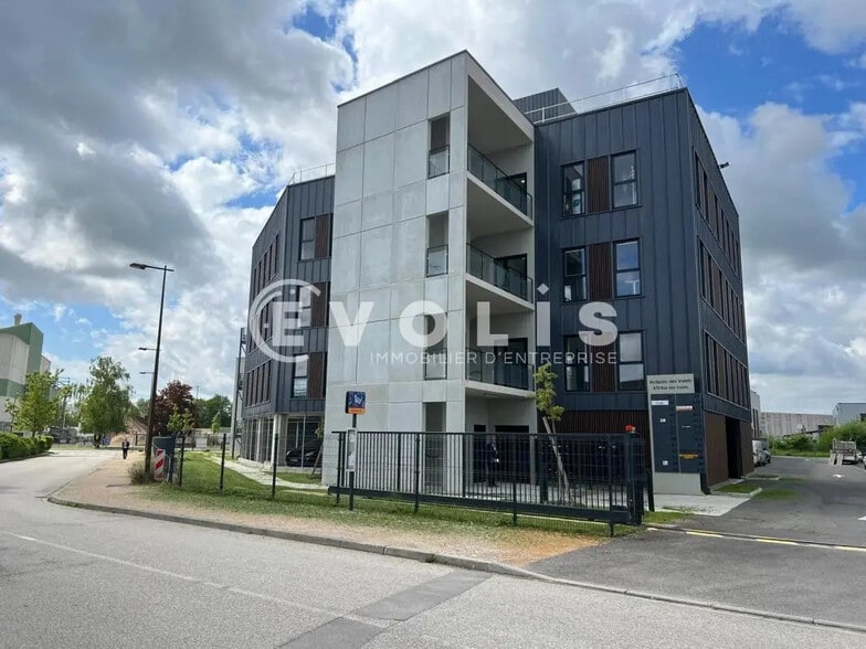 470 Rue Des Valets, Montluel for sale - Building Photo - Image 1 of 10