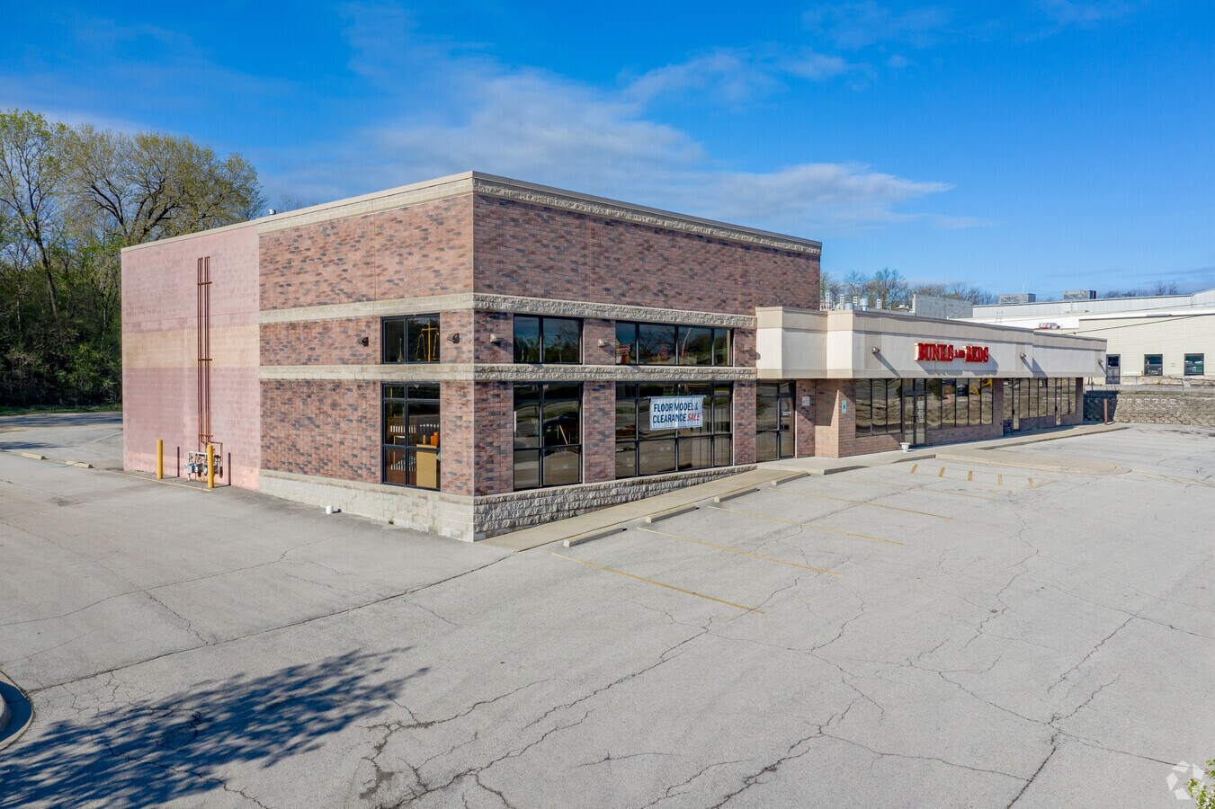 61116141 W Layton Ave, Greenfield, WI 53220