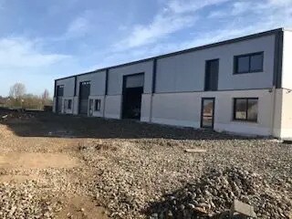 Industrial in Limours for lease - Building Photo - Image 3 of 3