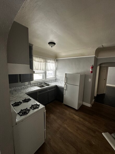 1269 4th Ave SE, Cedar Rapids, IA for sale - Building Photo - Image 2 of 16