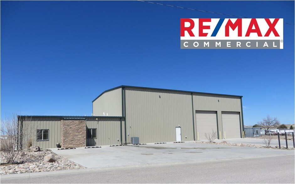 675 N 3rd Ave, Mills, WY 82604