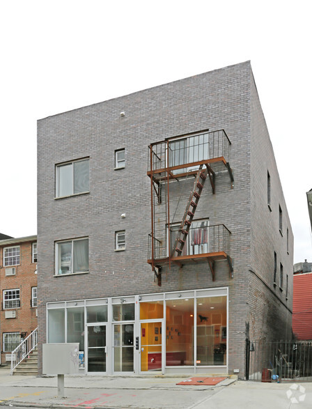 438 Wilson Ave, Brooklyn, NY for lease - Building Photo - Image 1 of 10