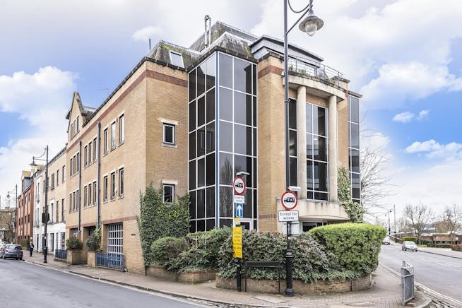 40 Church St, Staines-Upon-Thames for lease - Building Photo - Image 1 of 1